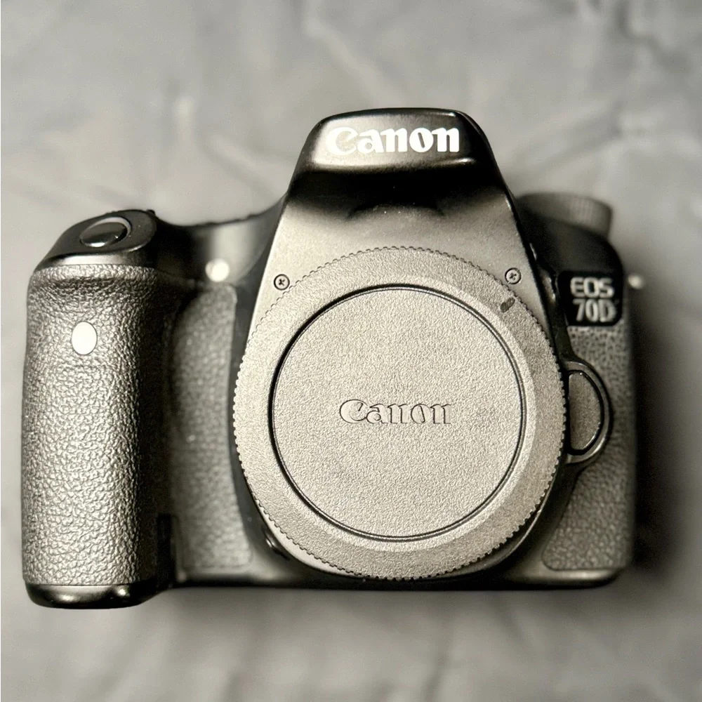 Canon EOS 70D with EFS 18-135mm lens - Excellent Condition